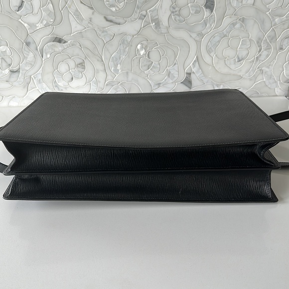 ⭐️HP⭐️Salvatore Ferragamo Black Textured Calfskin 'revival' Accordion Briefcase - Picture 9 of 10
